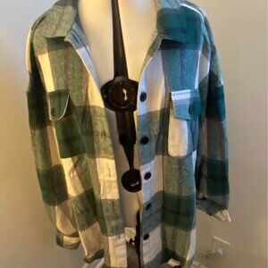 NWT (22W) Green Plaid Button Up Flannel Top for Women Cozy Bonfire Vibes Cute